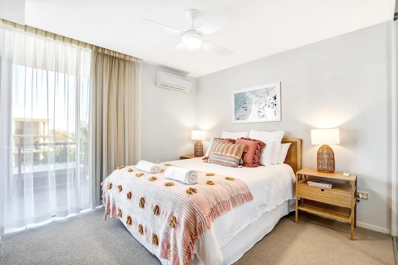 Central Kings Beach 2 Bedroom Apt W Pool And Spa Access Caloundra Apartmán